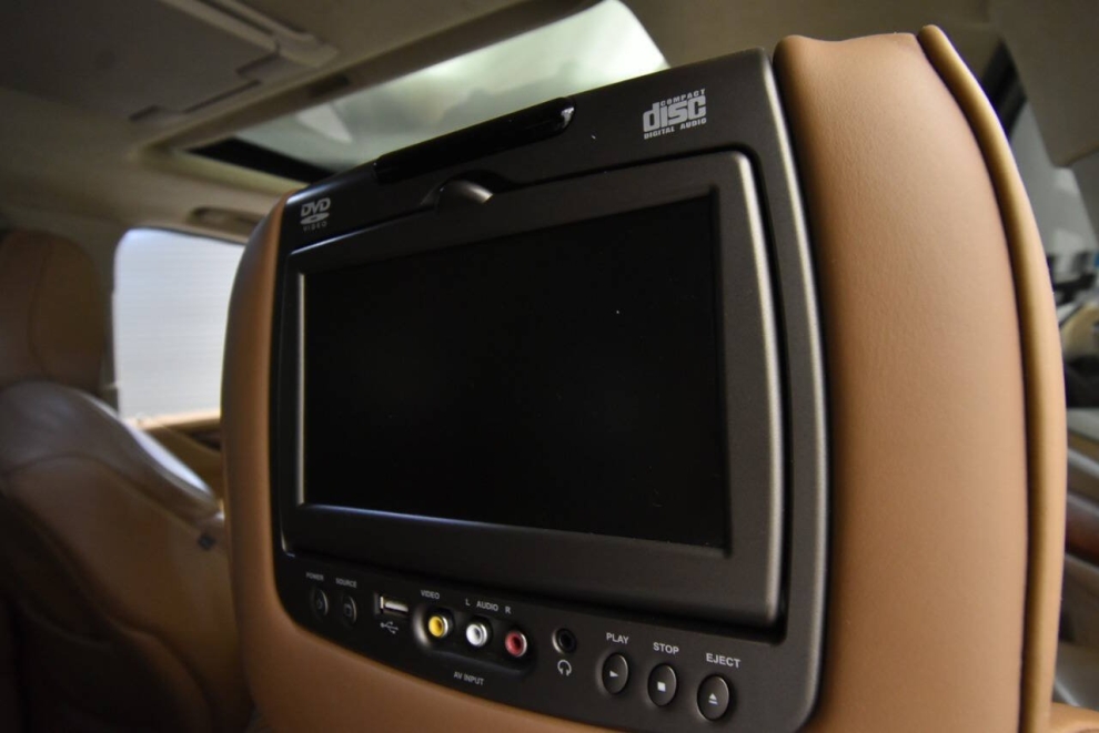 2015 Cadillac Escalade Platinum 4x4 4dr SUV, White, Mileage: 46,677 - photo 20
