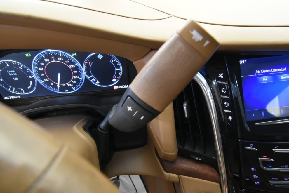 2015 Cadillac Escalade Platinum 4x4 4dr SUV, White, Mileage: 46,677 - photo 24