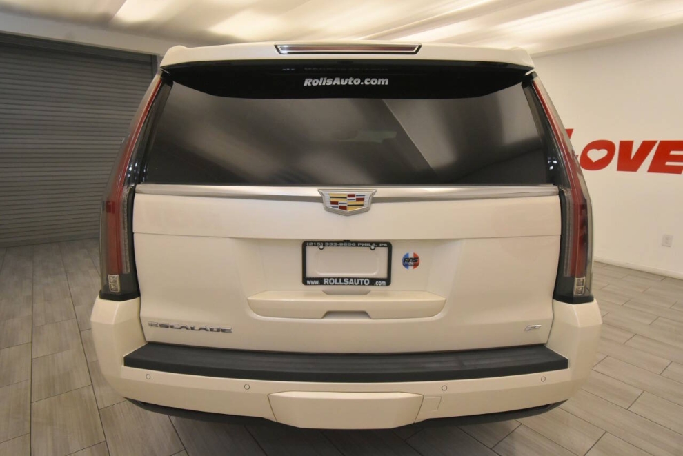 2015 Cadillac Escalade Platinum 4x4 4dr SUV, White, Mileage: 46,677 - photo 3