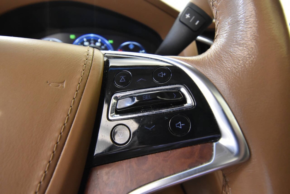 2015 Cadillac Escalade Platinum 4x4 4dr SUV, White, Mileage: 46,677 - photo 31