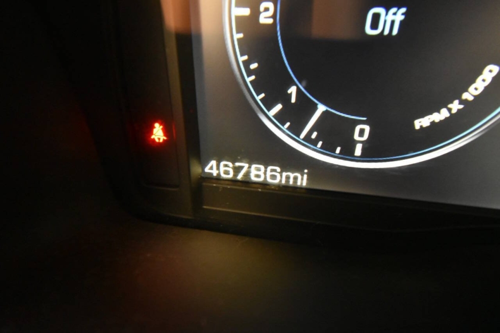 2015 Cadillac Escalade Platinum 4x4 4dr SUV, White, Mileage: 46,677 - photo 32