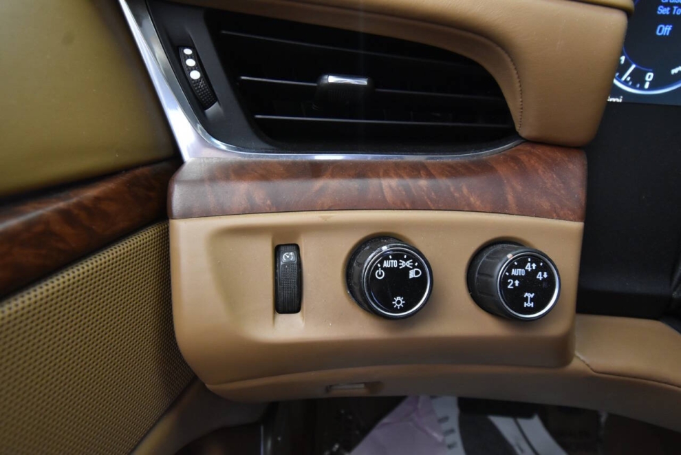 2015 Cadillac Escalade Platinum 4x4 4dr SUV, White, Mileage: 46,677 - photo 33