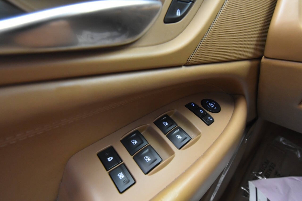 2015 Cadillac Escalade Platinum 4x4 4dr SUV, White, Mileage: 46,677 - photo 34