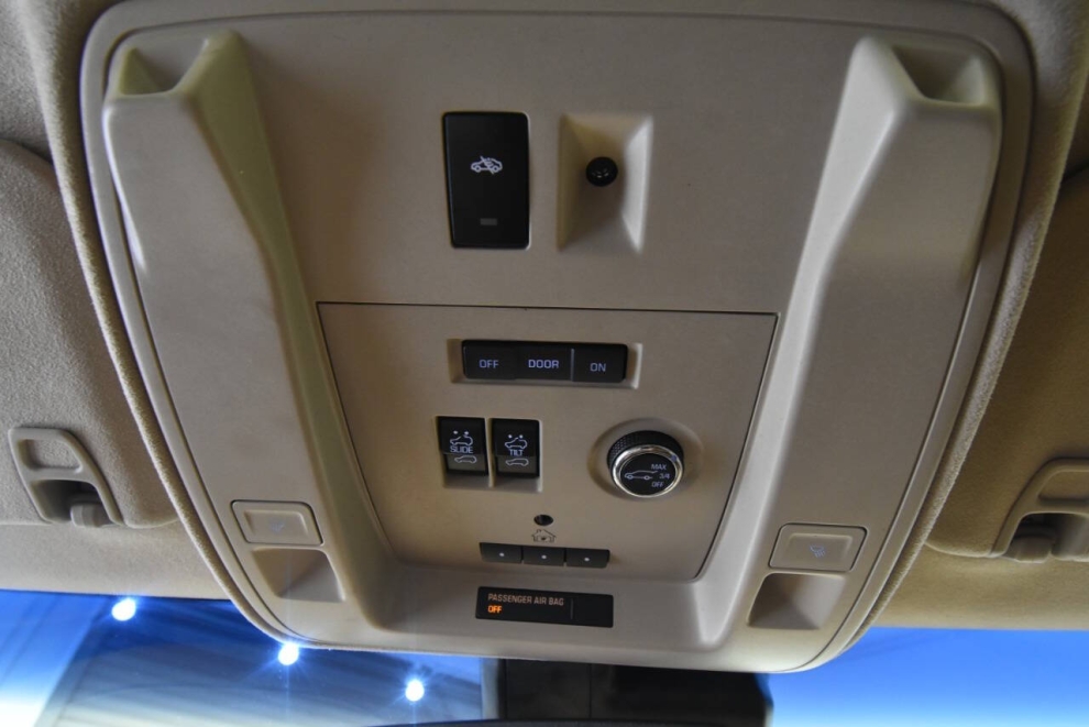 2015 Cadillac Escalade Platinum 4x4 4dr SUV, White, Mileage: 46,677 - photo 35