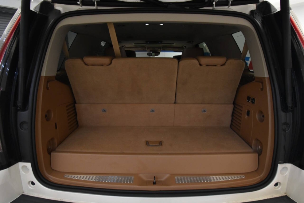2015 Cadillac Escalade Platinum 4x4 4dr SUV, White, Mileage: 46,677 - photo 38