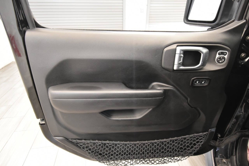 2018 Jeep Wrangler Rubicon 4x4 2dr SUV (midyear release), Black, Mileage: 83,197 - photo 12
