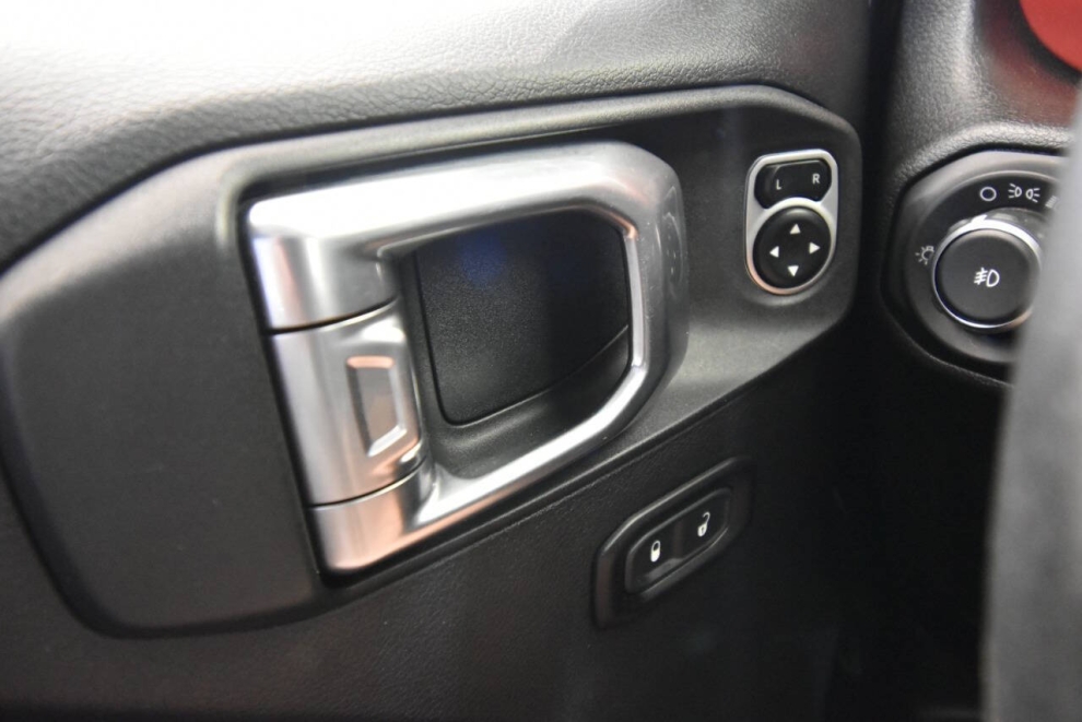 2018 Jeep Wrangler Rubicon 4x4 2dr SUV (midyear release), Black, Mileage: 83,197 - photo 28