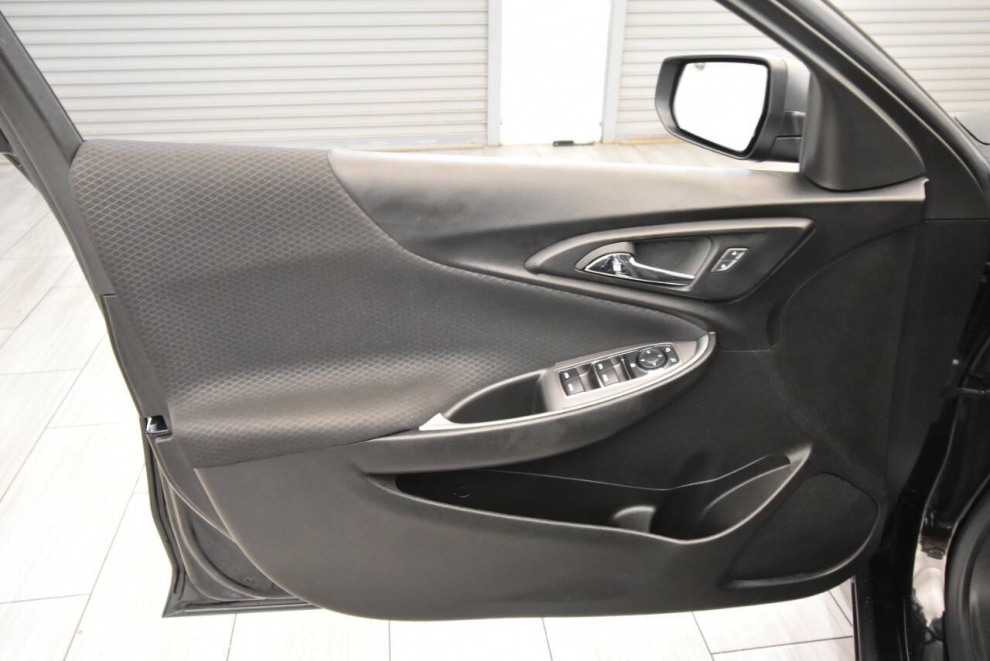 2023 Chevrolet Malibu LT 4dr Sedan w/1LT, Black, Mileage: 53,816 - photo 11