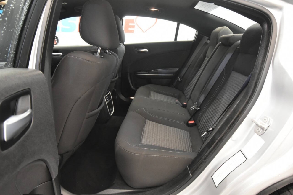 2023 Dodge Charger SXT 4dr Sedan, Plata, Mileage: 58,036 - photo 12