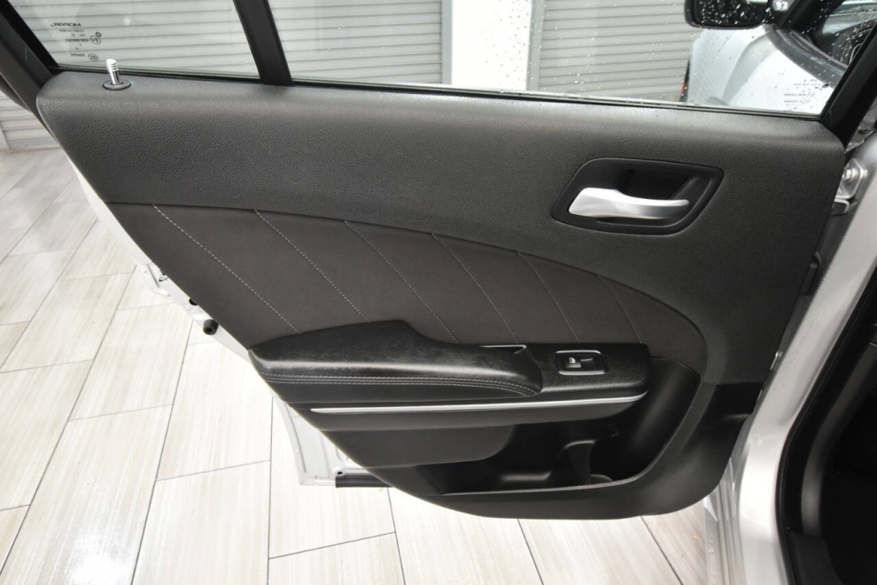 2023 Dodge Charger SXT 4dr Sedan, Plata, Mileage: 58,036 - photo 13
