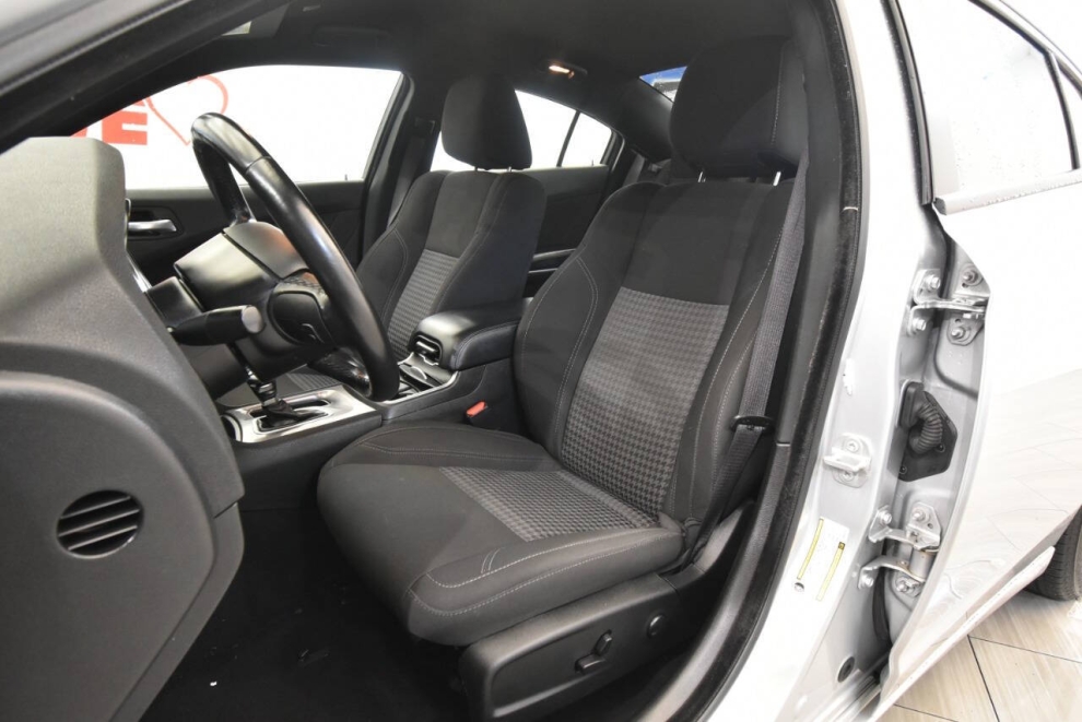 2023 Dodge Charger SXT 4dr Sedan, Plata, Mileage: 58,036 - photo 9
