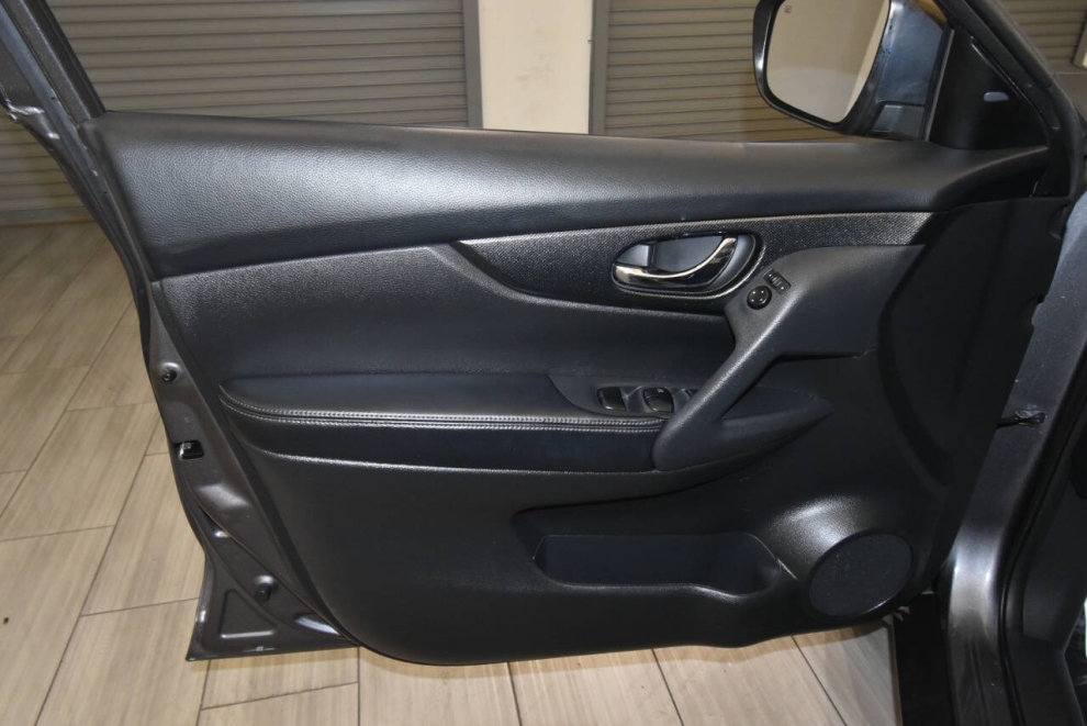 2016 Nissan Rogue SL AWD, Gray, Mileage: 93,464 - photo 10