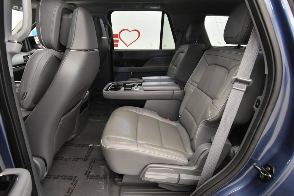 2018 Lincoln Navigator Reserve 4x4 4dr SUV, Blue, Mileage: 77,380 - photo 12