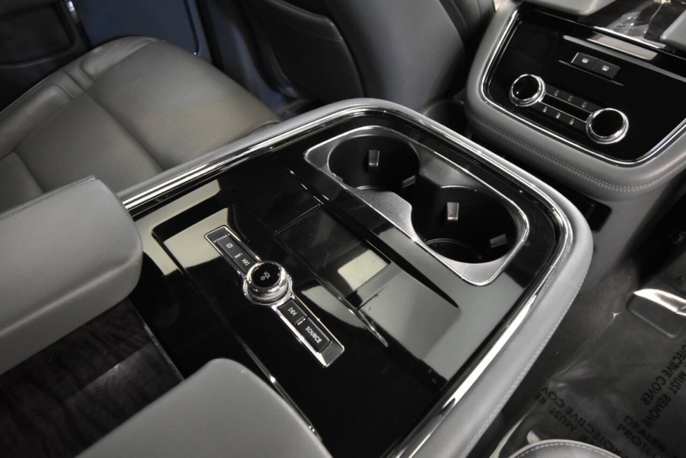 2018 Lincoln Navigator Reserve 4x4 4dr SUV, Blue, Mileage: 77,380 - photo 19