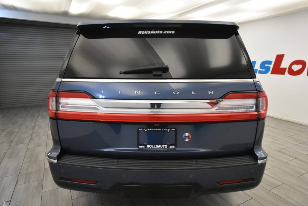 2018 Lincoln Navigator Reserve 4x4 4dr SUV, Blue, Mileage: 77,380 - photo 3