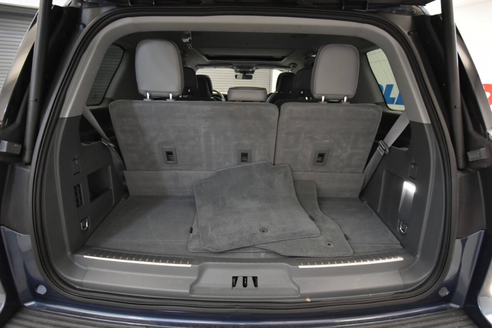 2018 Lincoln Navigator Reserve 4x4 4dr SUV, Blue, Mileage: 77,380 - photo 36