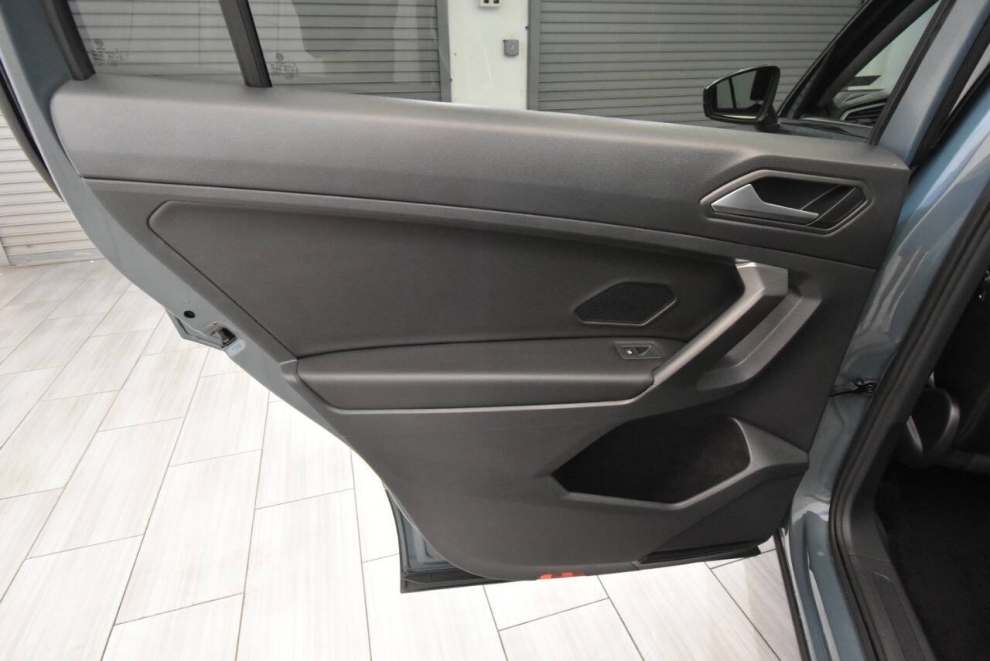 2021 Volkswagen Tiguan SE 4Motion, Teal, Mileage: 44,397 - photo 13