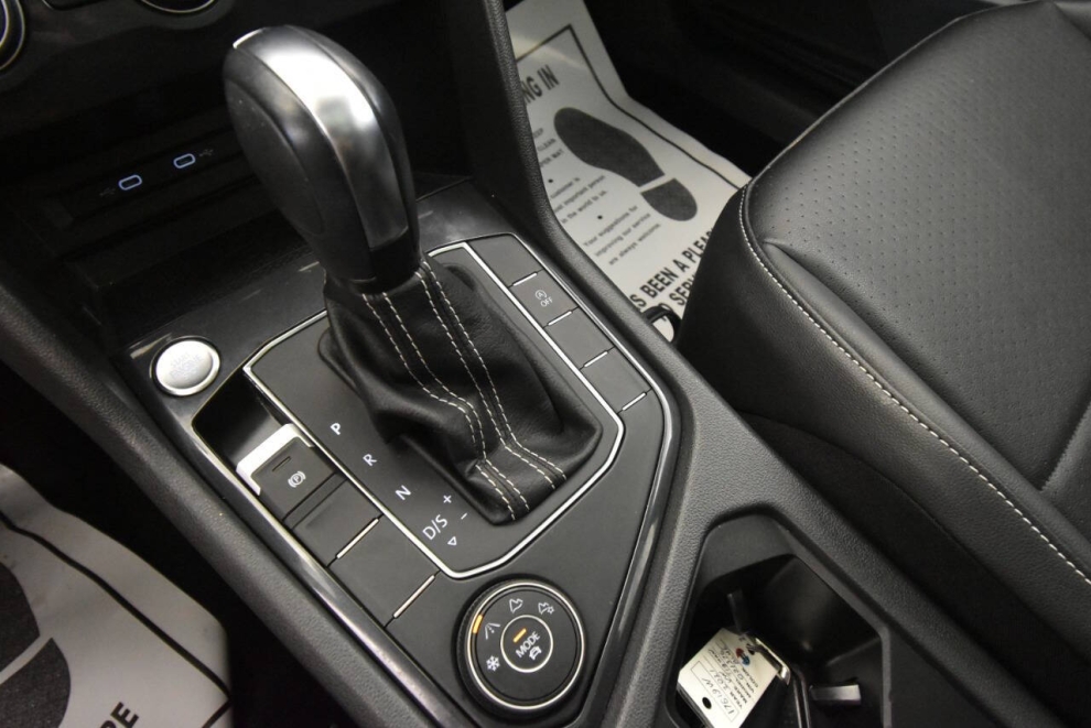 2021 Volkswagen Tiguan SE 4Motion, Teal, Mileage: 44,397 - photo 20