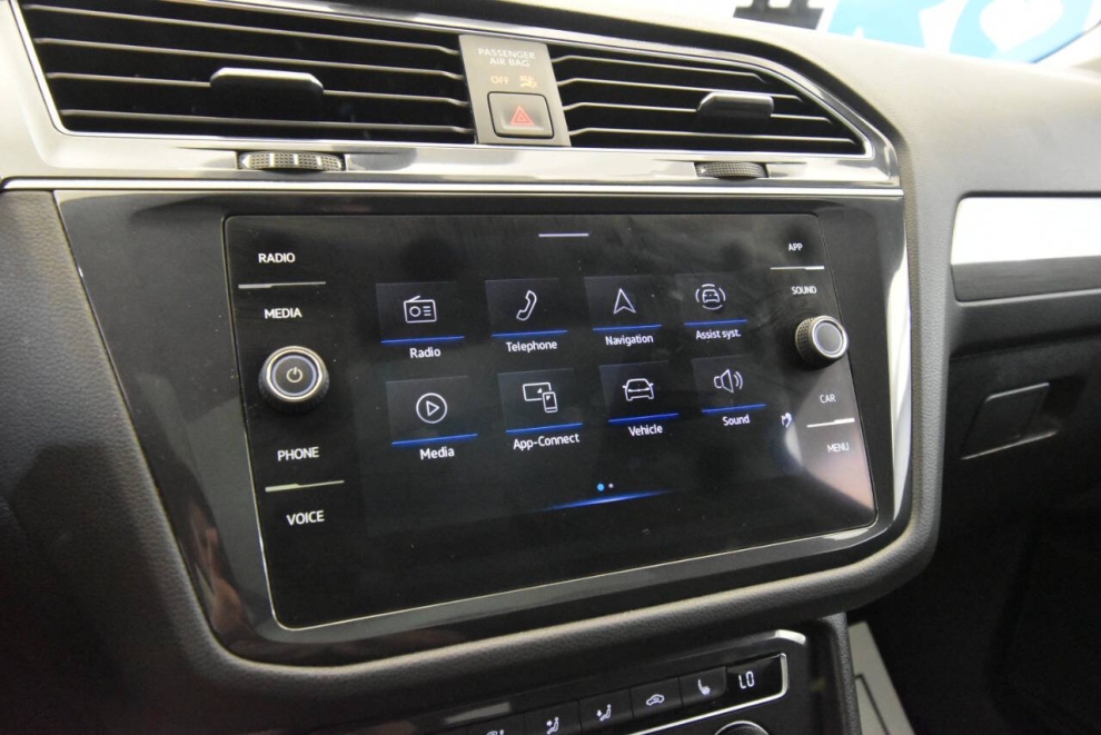 2021 Volkswagen Tiguan SE 4Motion, Teal, Mileage: 44,397 - photo 22
