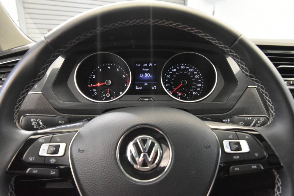 2021 Volkswagen Tiguan SE 4Motion, Teal, Mileage: 44,397 - photo 24