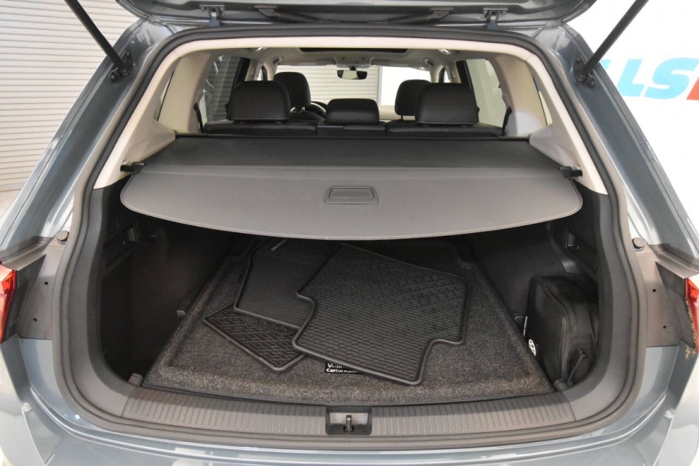 2021 Volkswagen Tiguan SE 4Motion, Teal, Mileage: 44,397 - photo 33