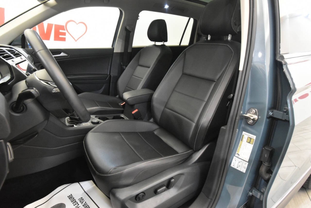 2021 Volkswagen Tiguan SE 4Motion, Teal, Mileage: 44,397 - photo 9