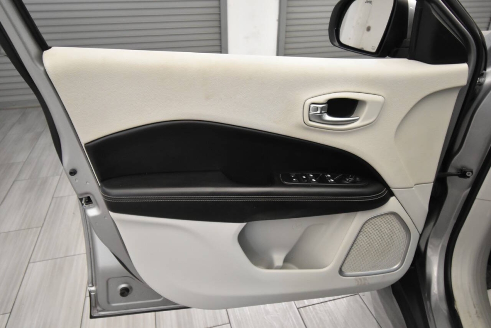 2019 Jeep Compass Latitude, Silver, Mileage: 76,861 - photo 10