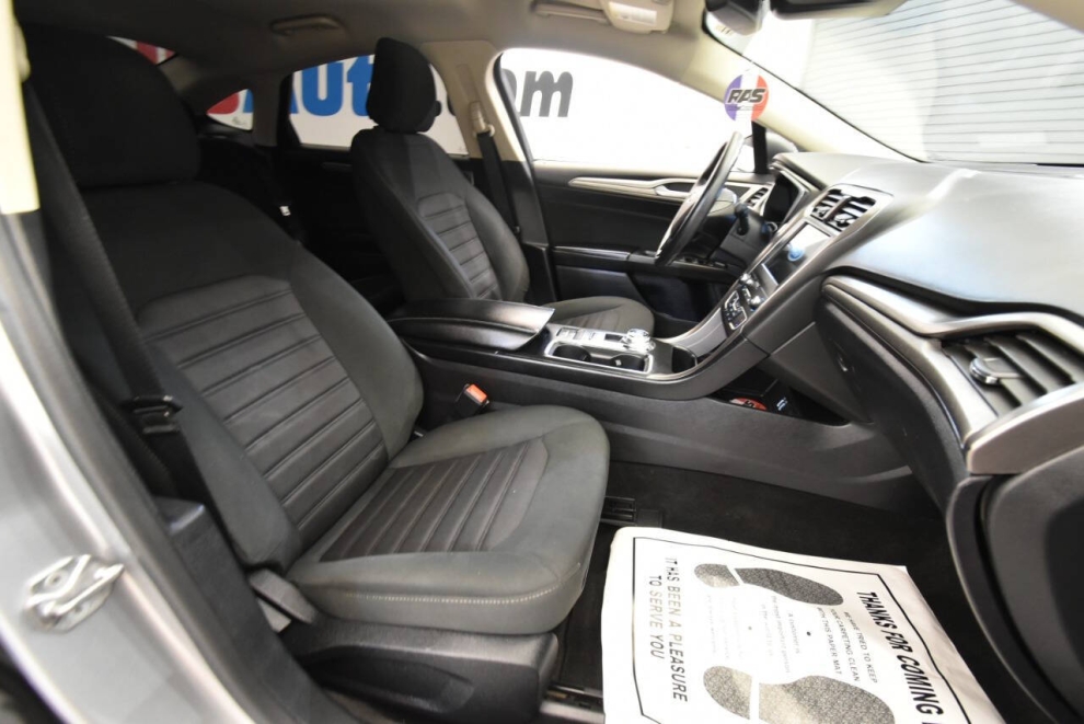 2020 Ford Fusion SE 4dr Sedan, Silver, Mileage: 79,215 - photo 15