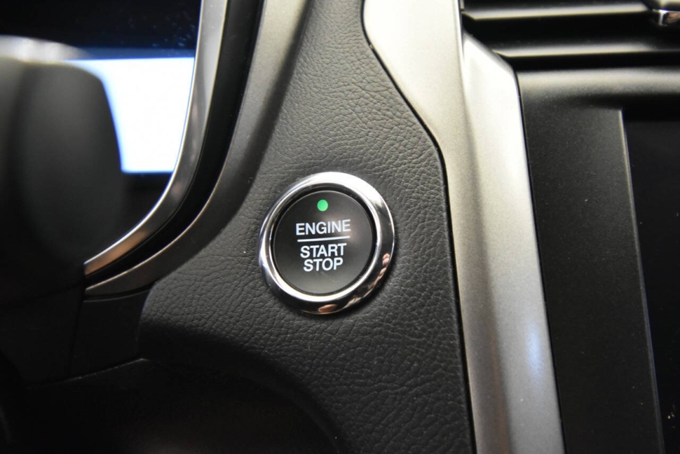 2020 Ford Fusion SE 4dr Sedan, Silver, Mileage: 79,215 - photo 18