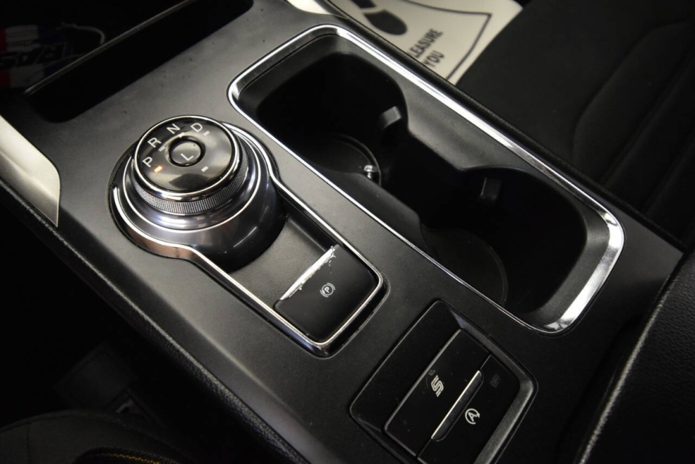 2020 Ford Fusion SE 4dr Sedan, Silver, Mileage: 79,215 - photo 19