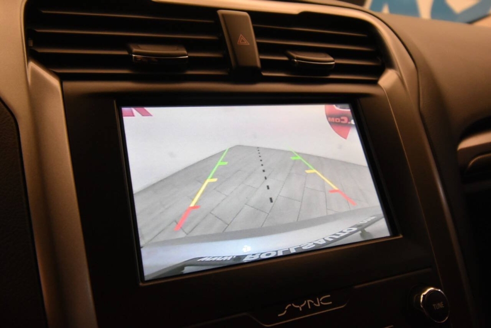 2020 Ford Fusion SE 4dr Sedan, Silver, Mileage: 79,215 - photo 22