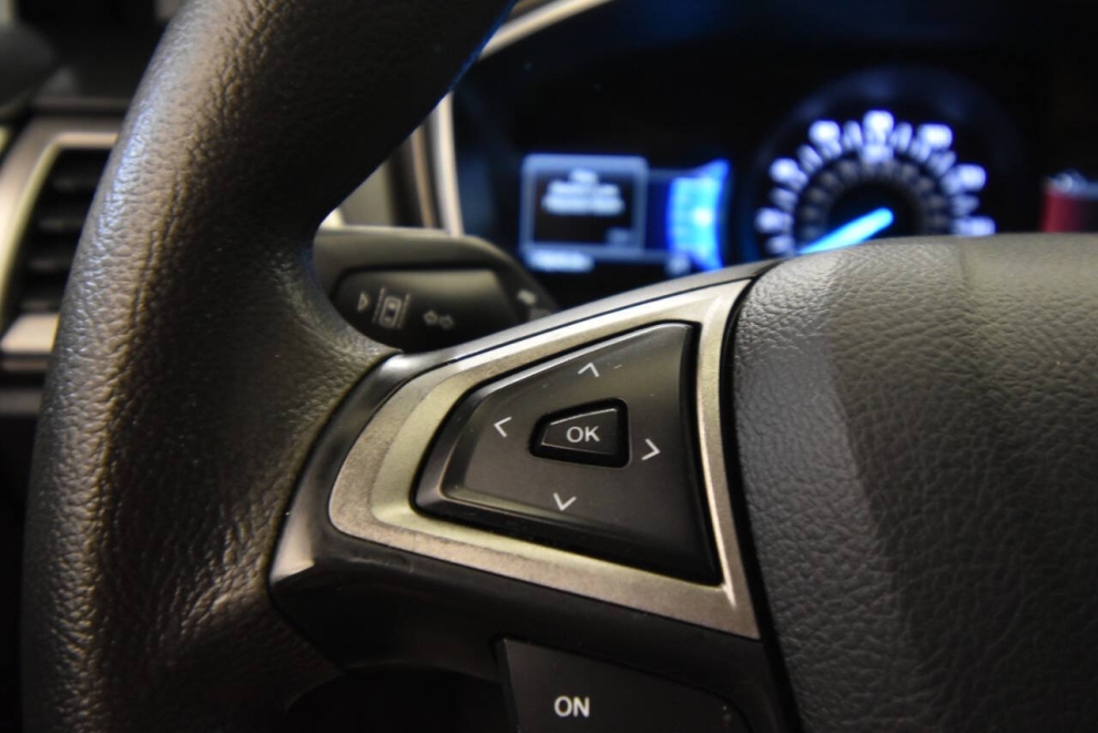 2020 Ford Fusion SE 4dr Sedan, Silver, Mileage: 79,215 - photo 24