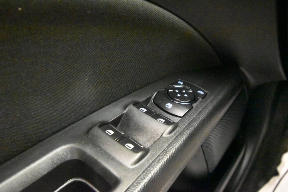 2020 Ford Fusion SE 4dr Sedan, Silver, Mileage: 79,215 - photo 27