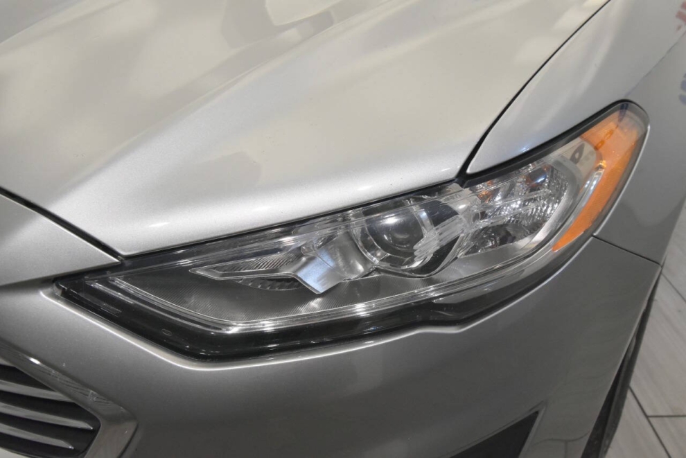 2020 Ford Fusion SE 4dr Sedan, Silver, Mileage: 79,215 - photo 7