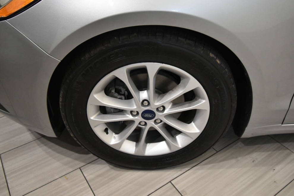 2020 Ford Fusion SE 4dr Sedan, Silver, Mileage: 79,215 - photo 8