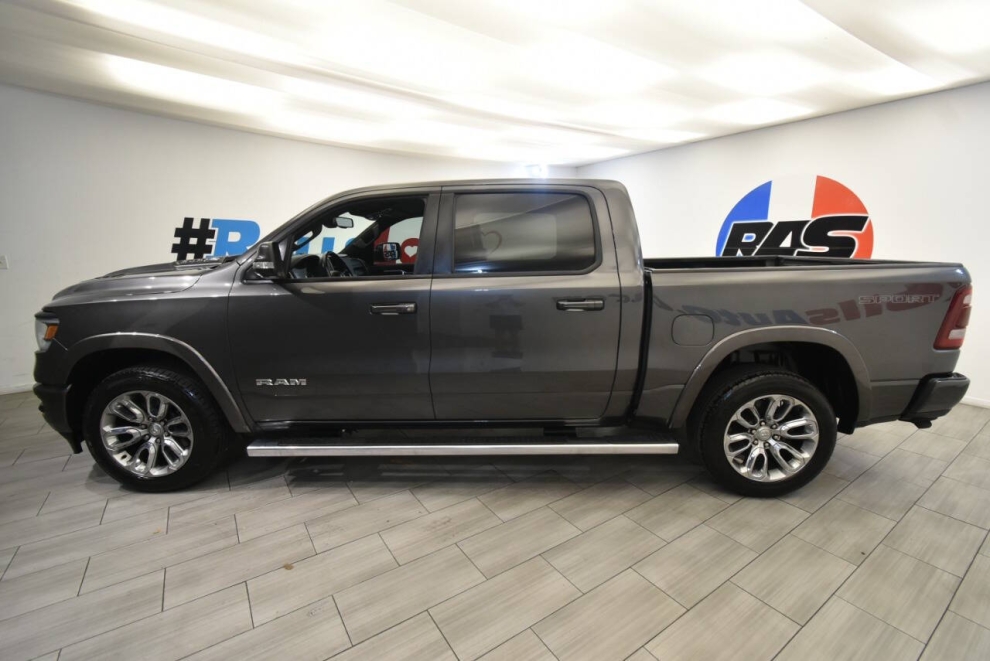 2020 RAM 1500 Laramie 4x4 4dr Crew Cab 5.6 ft. SB Pickup, Gris, Mileage: 69,824 - photo 1