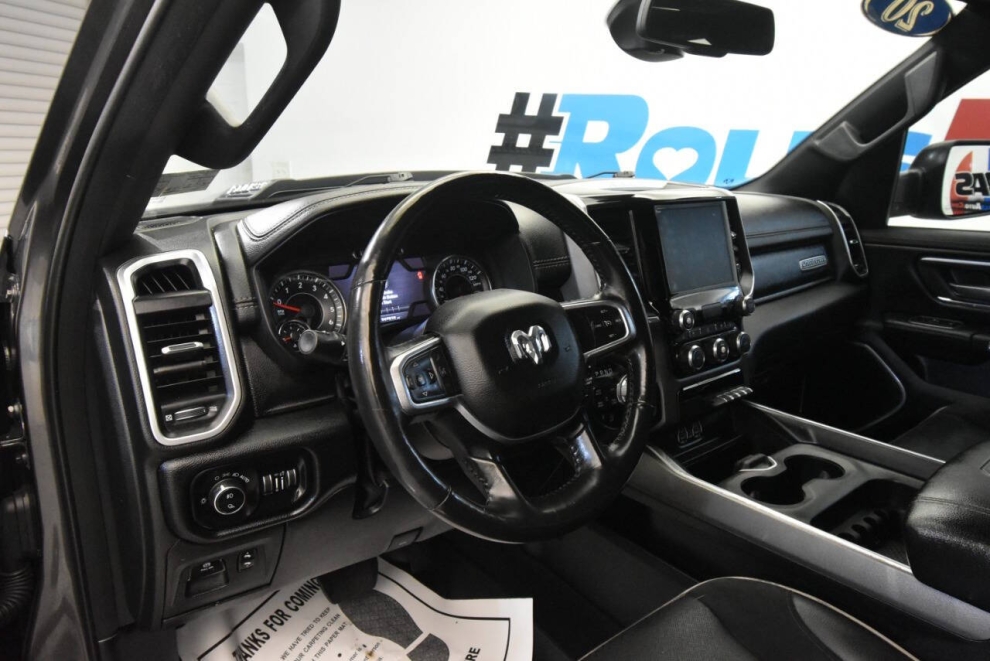 2020 RAM 1500 Laramie 4x4 4dr Crew Cab 5.6 ft. SB Pickup, Gris, Mileage: 69,824 - photo 11