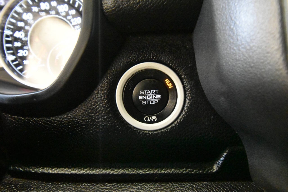 2020 RAM 1500 Laramie 4x4 4dr Crew Cab 5.6 ft. SB Pickup, Gris, Mileage: 69,824 - photo 19