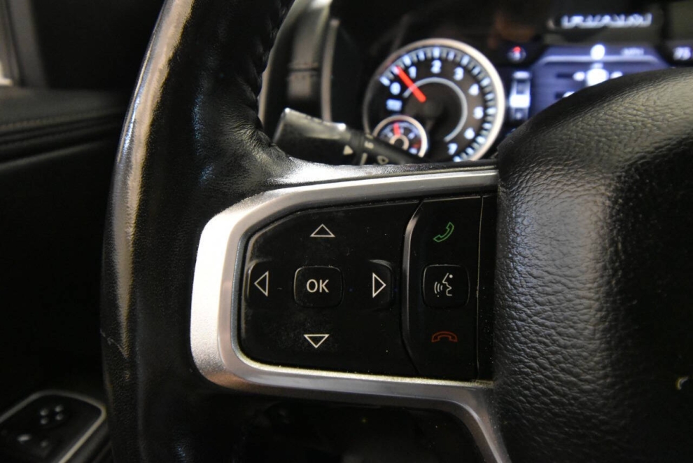 2020 RAM 1500 Laramie 4x4 4dr Crew Cab 5.6 ft. SB Pickup, Gris, Mileage: 69,824 - photo 27