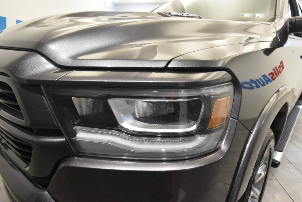2020 RAM 1500 Laramie 4x4 4dr Crew Cab 5.6 ft. SB Pickup, Gris, Mileage: 69,824 - photo 8