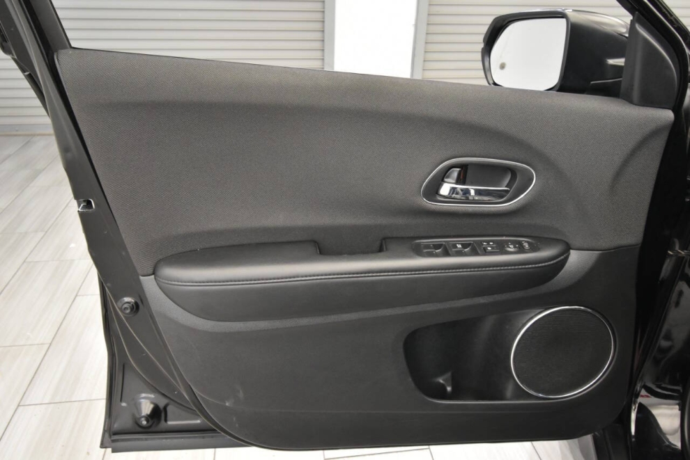 2022 Honda HR-V EX AWD 4dr Crossover, Black, Mileage: 52,461 - photo 11