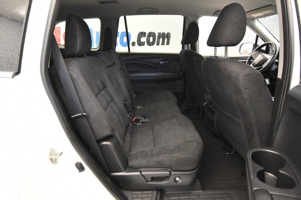 2021 Honda Pilot EX AWD 4dr SUV, Blanco, Mileage: 72,854 - photo 17