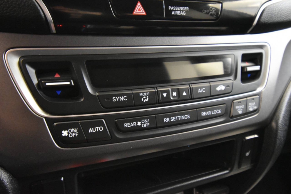 2021 Honda Pilot EX AWD 4dr SUV, Blanco, Mileage: 72,854 - photo 22