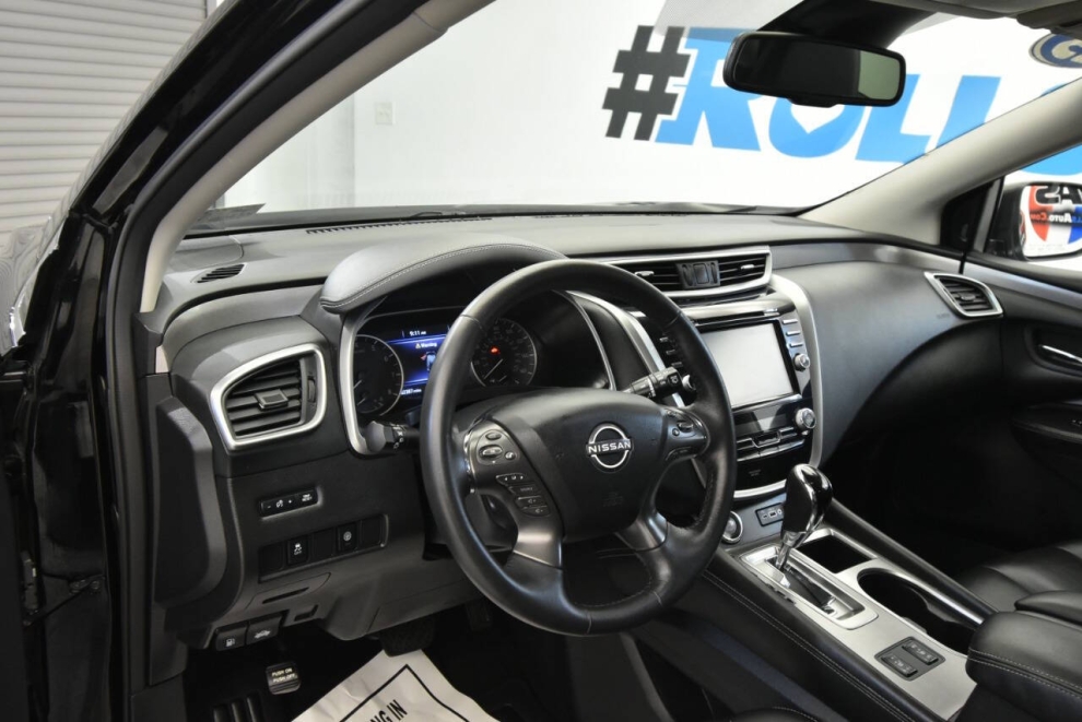 2023 Nissan Murano SV 4dr SUV, Black, Mileage: 62,379 - photo 10