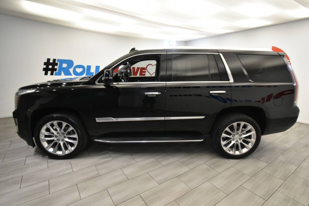 2017 Cadillac Escalade Luxury 4x4 4dr SUV, Black, Mileage: 83,961 - photo 1