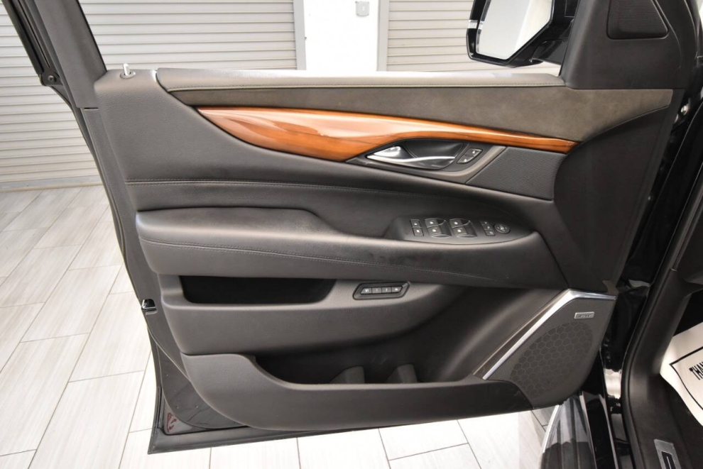 2017 Cadillac Escalade Luxury 4x4 4dr SUV, Black, Mileage: 83,961 - photo 12