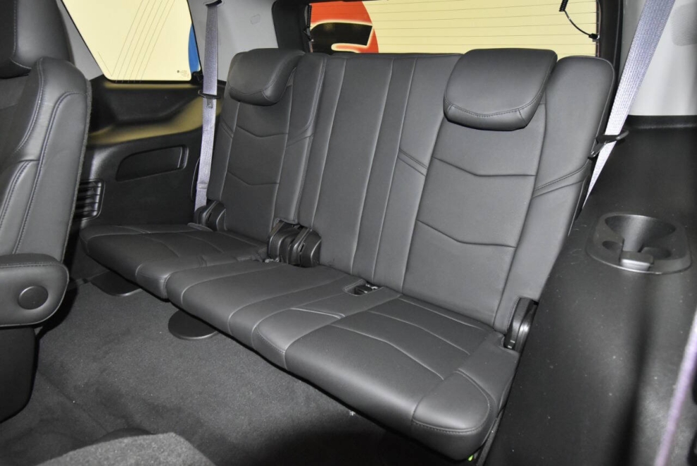 2017 Cadillac Escalade Luxury 4x4 4dr SUV, Black, Mileage: 83,961 - photo 15
