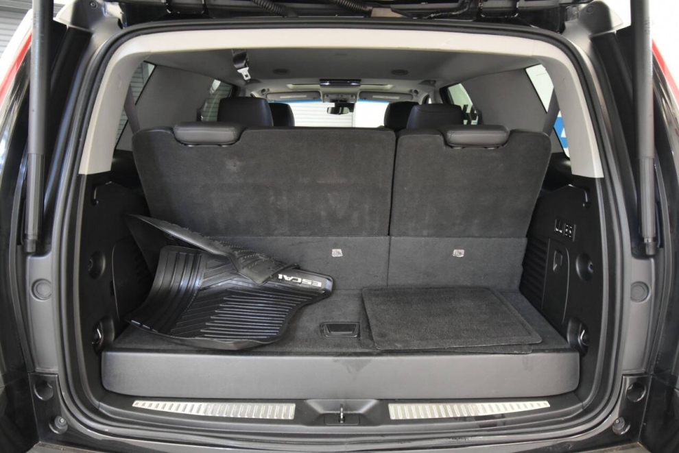 2017 Cadillac Escalade Luxury 4x4 4dr SUV, Black, Mileage: 83,961 - photo 36