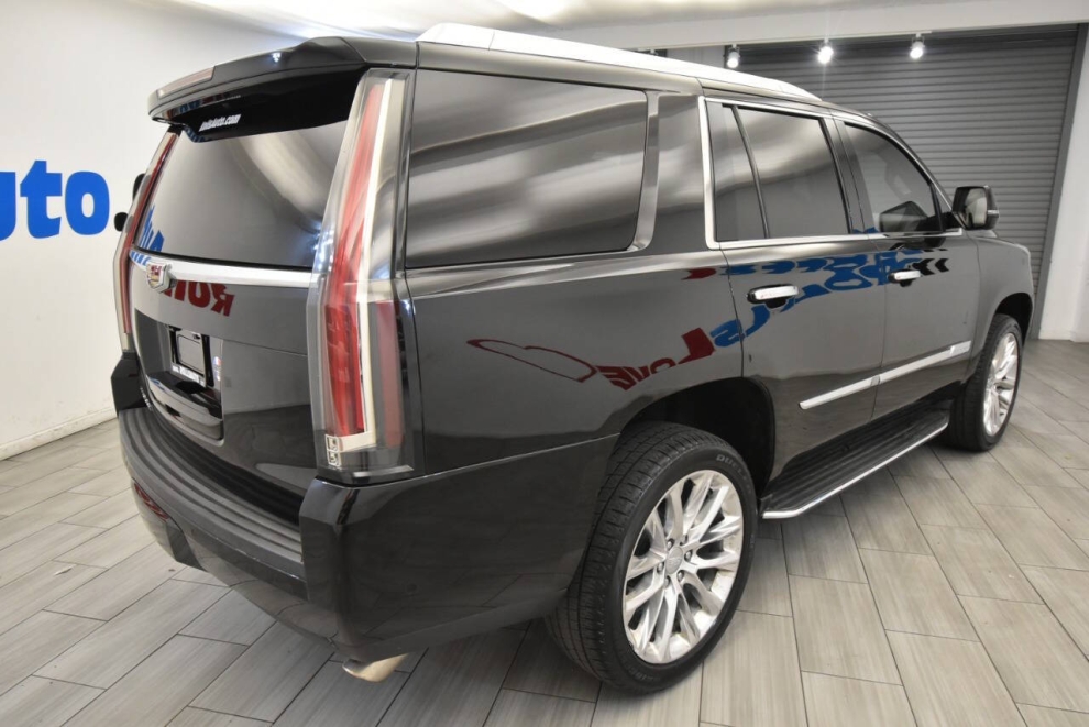 2017 Cadillac Escalade Luxury 4x4 4dr SUV, Black, Mileage: 83,961 - photo 4