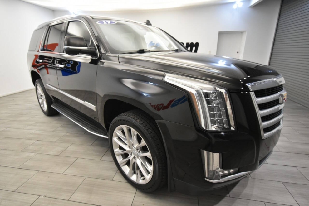 2017 Cadillac Escalade Luxury 4x4 4dr SUV, Black, Mileage: 83,961 - photo 6
